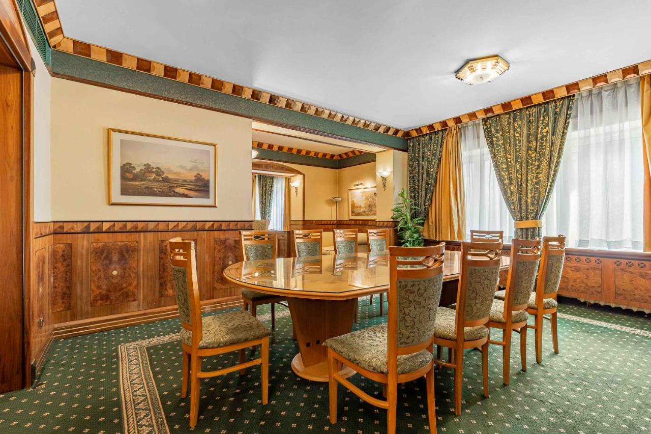 Natsionalny Hotel